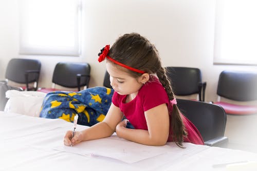 2024年女孩谦虚优秀的名字