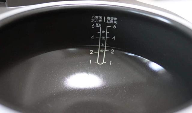 苏泊尔铁釜电饭煲使用说明（米饭要好吃选锅很关键）(7)