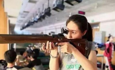 ​中国有很多真枪射击馆，谁都可以去，但必须满足2个条件！