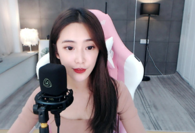 ​现实伤感的人生感悟句子，其实脸上逞强笑的人，心里都有痛